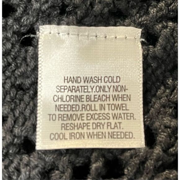 Style & Co Petite Cropped Black Knit Sweater   Sz PS   EUC - Picture 4 of 4